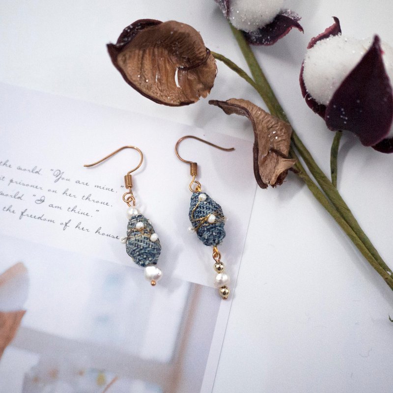 气质系牛仔布珠耳环 - 耳环/耳夹 - 棉．麻 蓝色