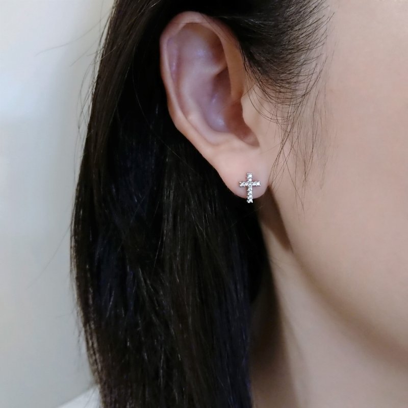 天然钻石 小十字架 纯 18K 白金耳钉定制 | JSE08 - 耳环/耳夹 - 钻石 银色