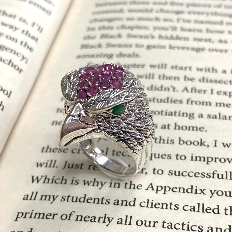 Victorian Style Eagle Head Ring with Ruby and Emerald Stone 925 Sterling Silver - 戒指 - 纯银 银色