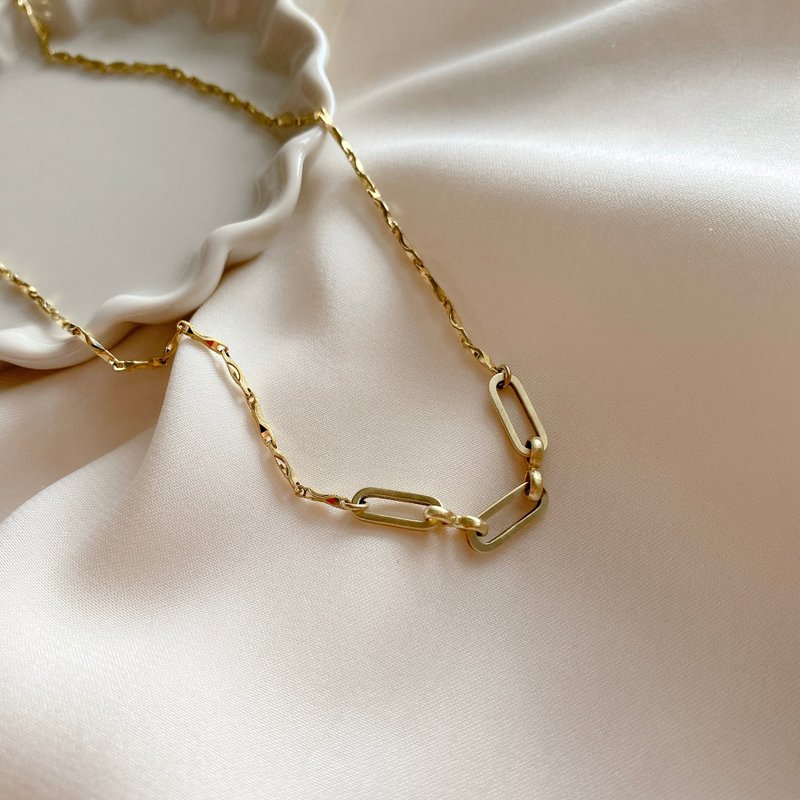 未来式 -黄铜项链 - 锁骨链 - 铜/黄铜 金色