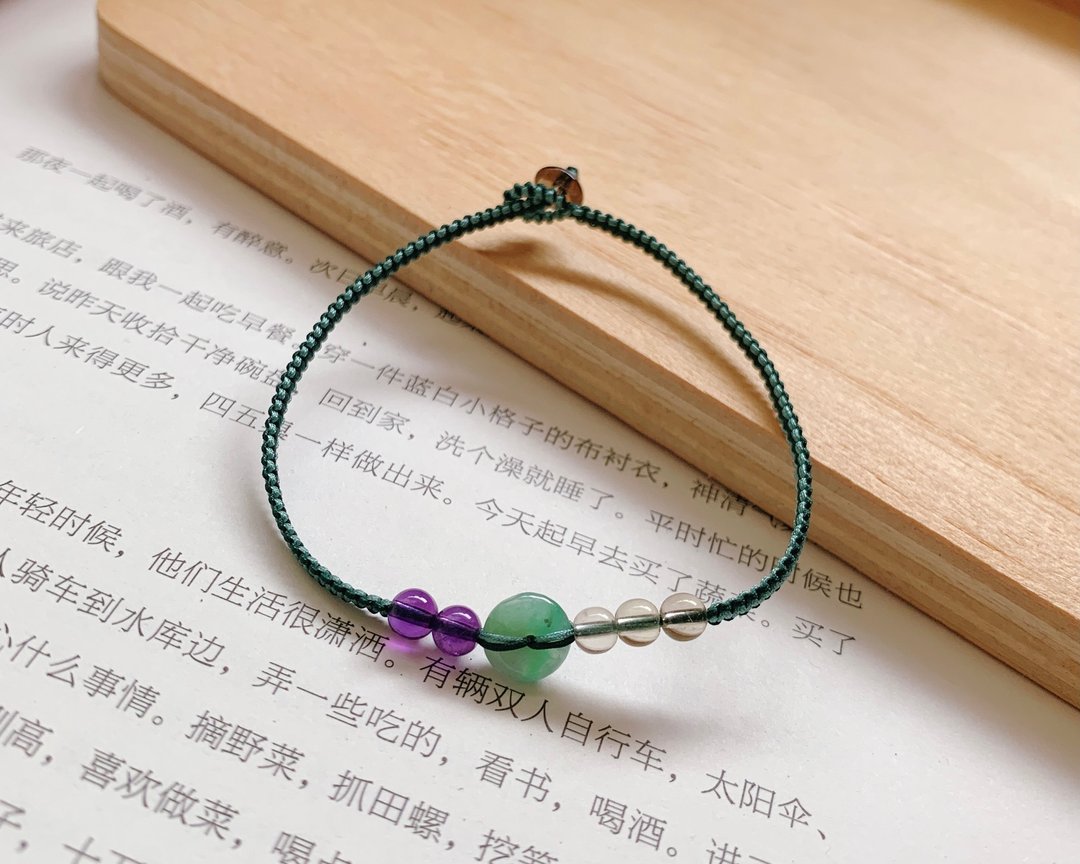手作 微凉。天然翡翠小平安扣复古编织手绳 紫白水晶文艺古风手链 - 手链/手环 - 玉石 绿色