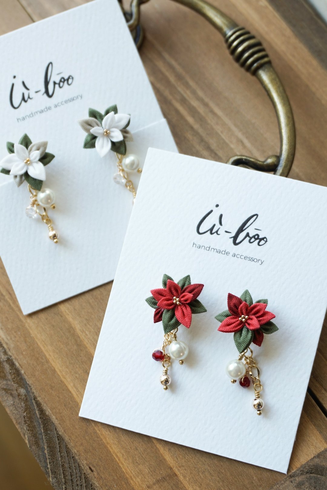 冬季系列 圣诞红与白 Poinsettia Red & White 布花耳环 - 耳环/耳夹 - 棉 