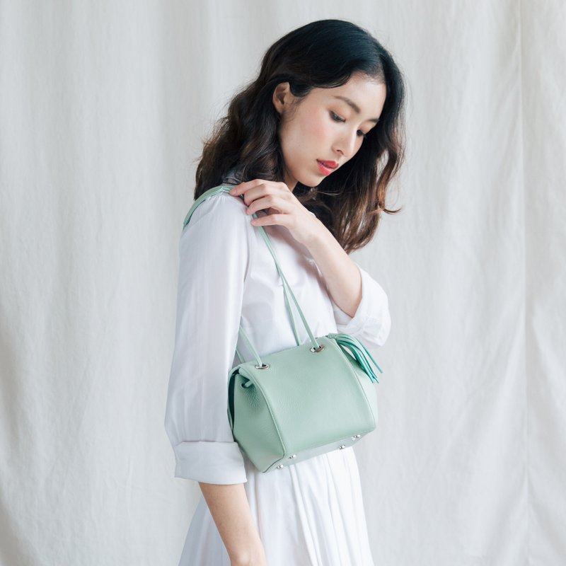 CUDDLE BAG - CUTE MINIMAL CROSS BODY LEATHER BAG- MINT GREEN - 侧背包/斜挎包 - 真皮 绿色