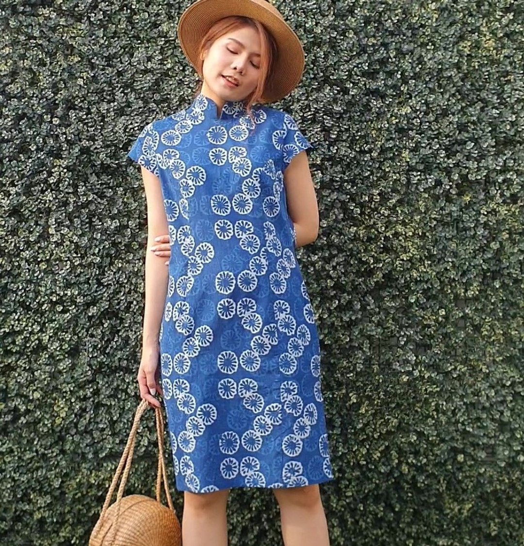 Natural Cotton Cheongsam/Qipao inspired Dress - White and Blue Floral - 洋装/连衣裙 - 棉．麻 蓝色