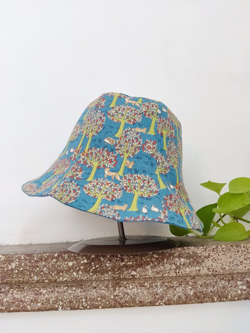 手工双面渔夫帽/短帽檐/遮阳帽/蓝色/小森林/狐狸兔子刺猬 - 帽子 - 棉．麻 蓝色