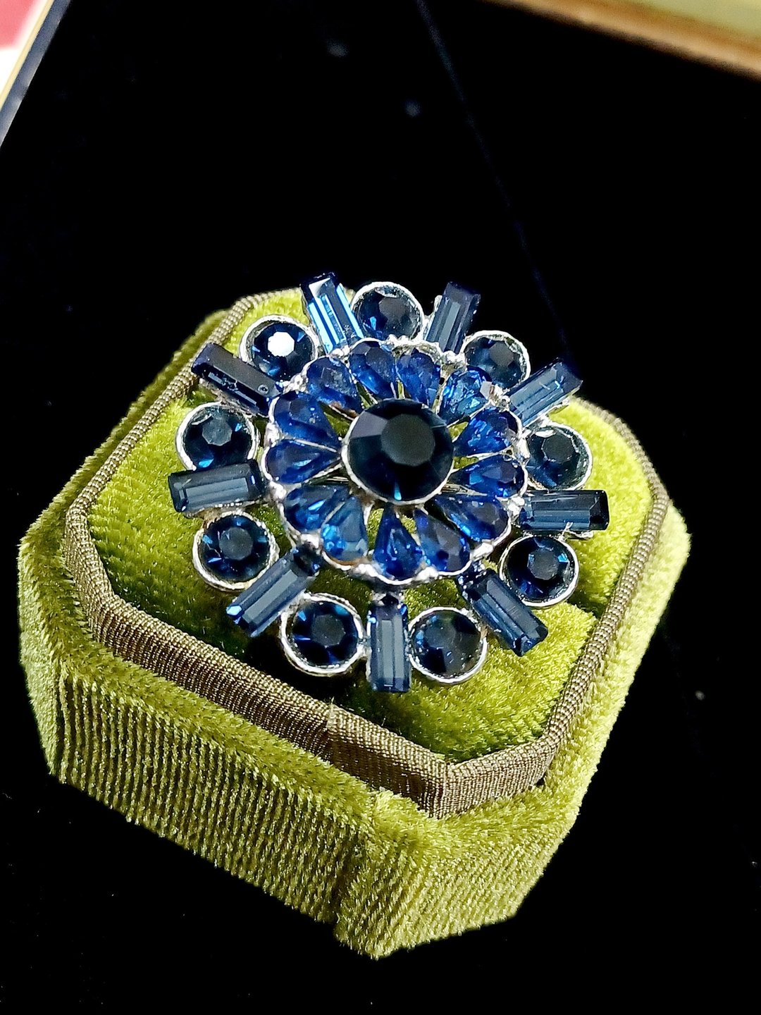 vintage jewelry  典雅放射状蓝色莱茵 别针 胸针 - 胸针 - 其他金属 