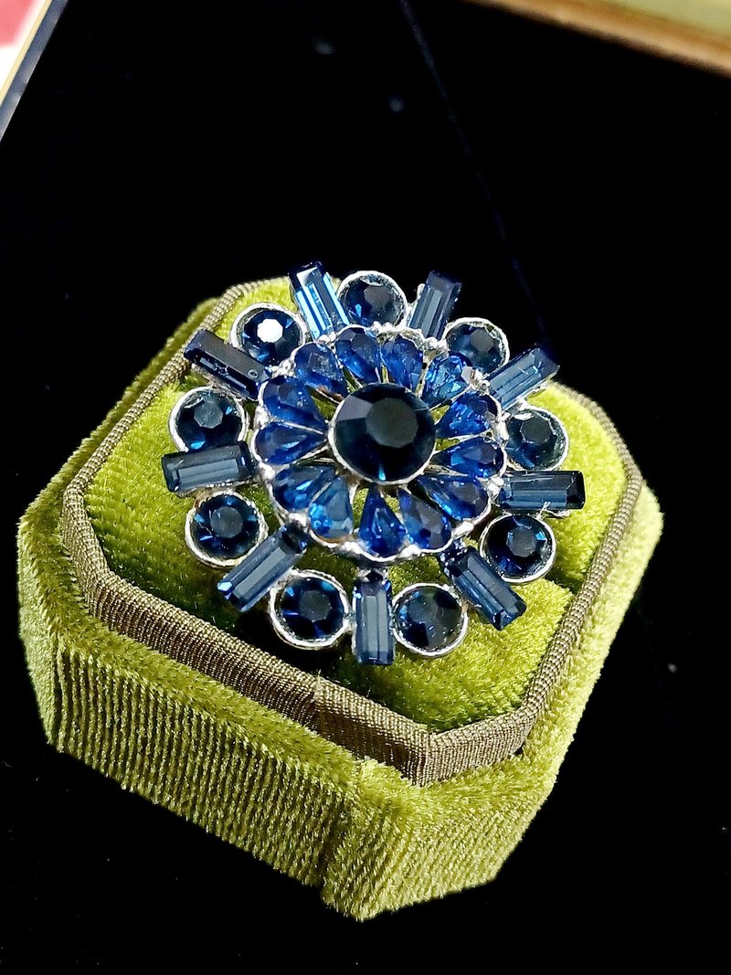 vintage jewelry  典雅放射状蓝色莱茵 别针 胸针 - 胸针 - 其他金属 