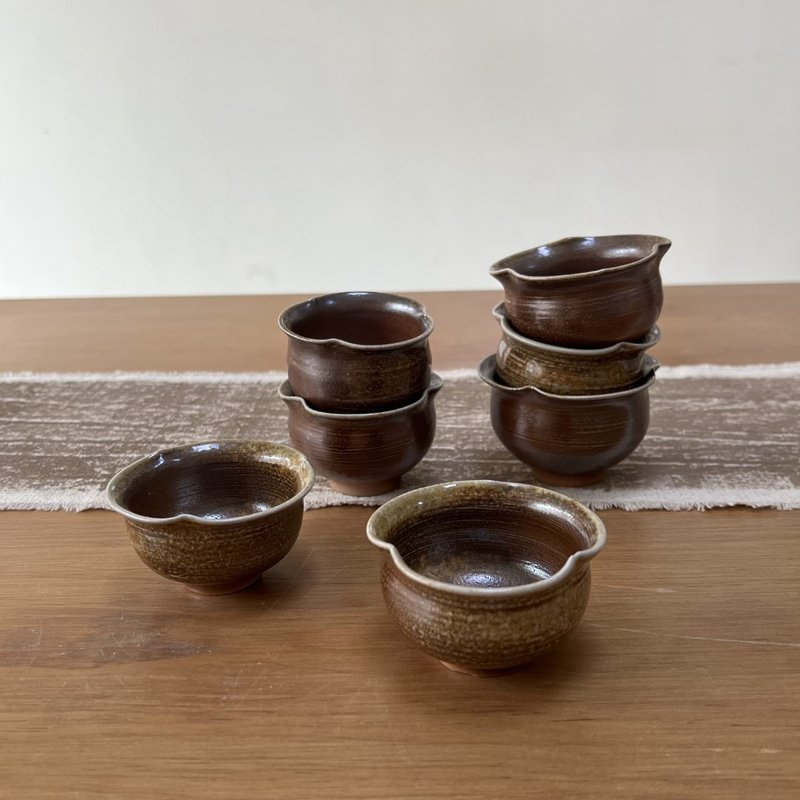 柴烧陶手作 花苞杯 - 茶具/茶杯 - 陶 咖啡色