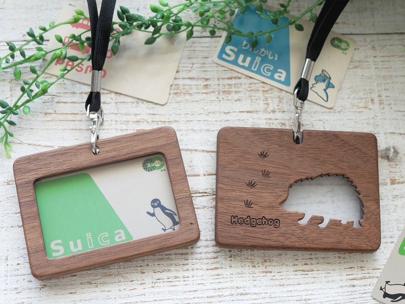 Neck strap wooden card holder/Hedgehog - 名片夹/名片盒 - 木头 咖啡色