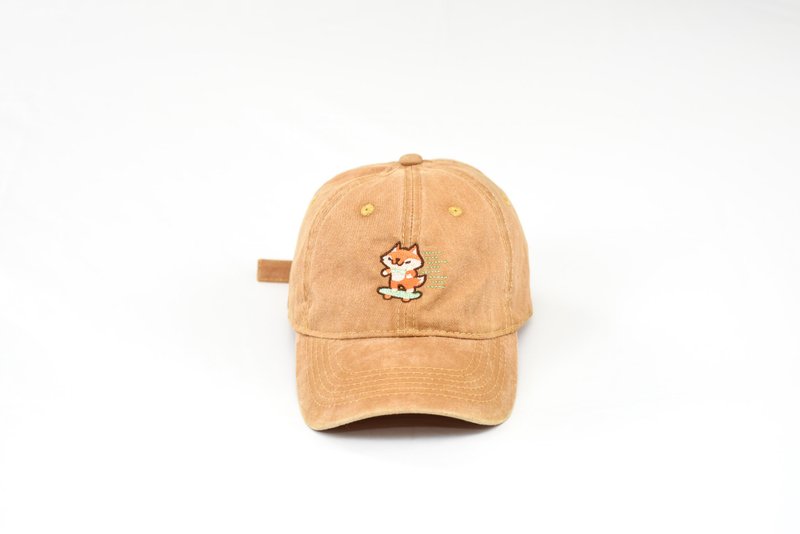 玩滑板的Furi / 刺绣洗水棒球帽 / 姜黄色 - 帽子 - 棉．麻 黄色