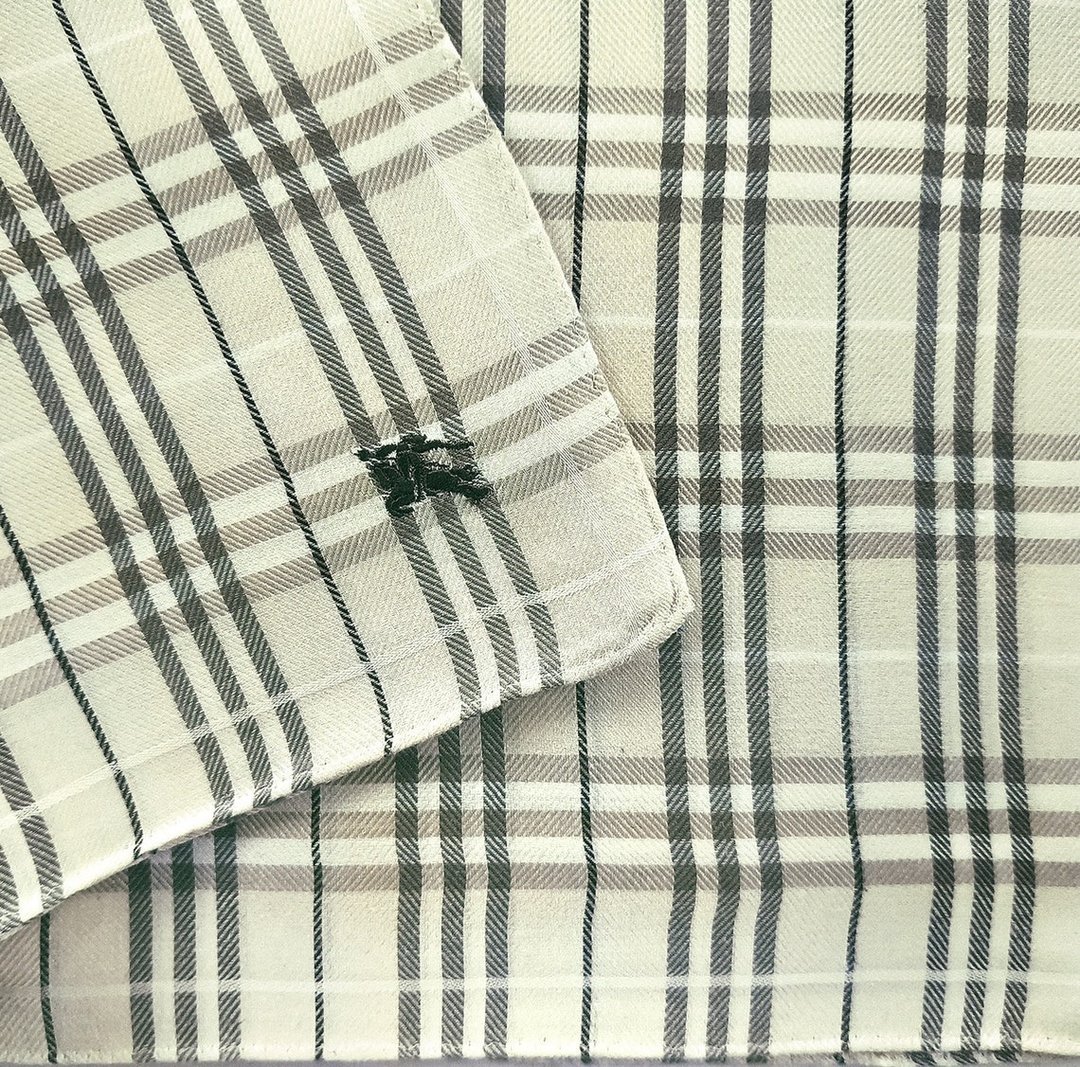 Burberry 复古手帕 口袋巾 格纹 米白 18.5 x 18 英寸 - 手帕/方巾 - 棉．麻 卡其色