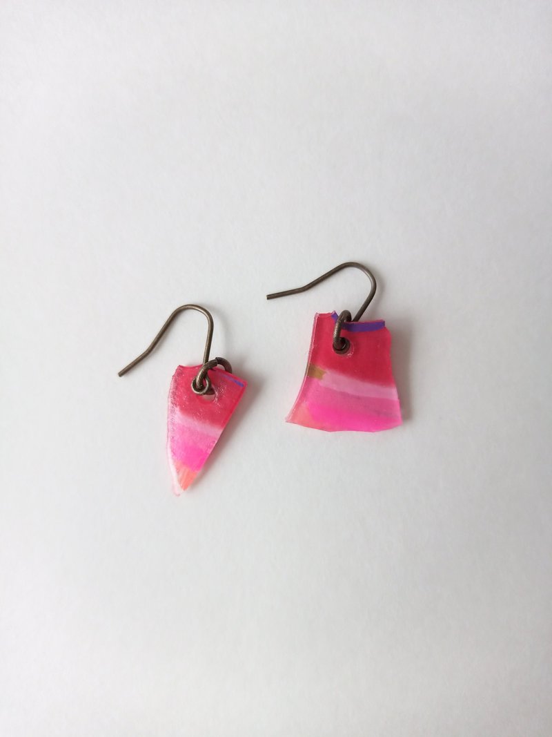 Hook earrings Colorful one-of-a-kind hand-painted Clip-On can be exchanged - 耳环/耳夹 - 塑料 红色