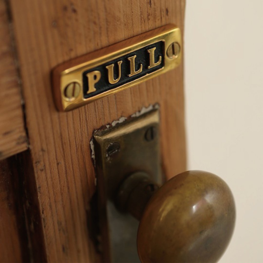 DULTON 告示铁牌 PULL - 墙贴/壁贴 - 铜/黄铜 卡其色