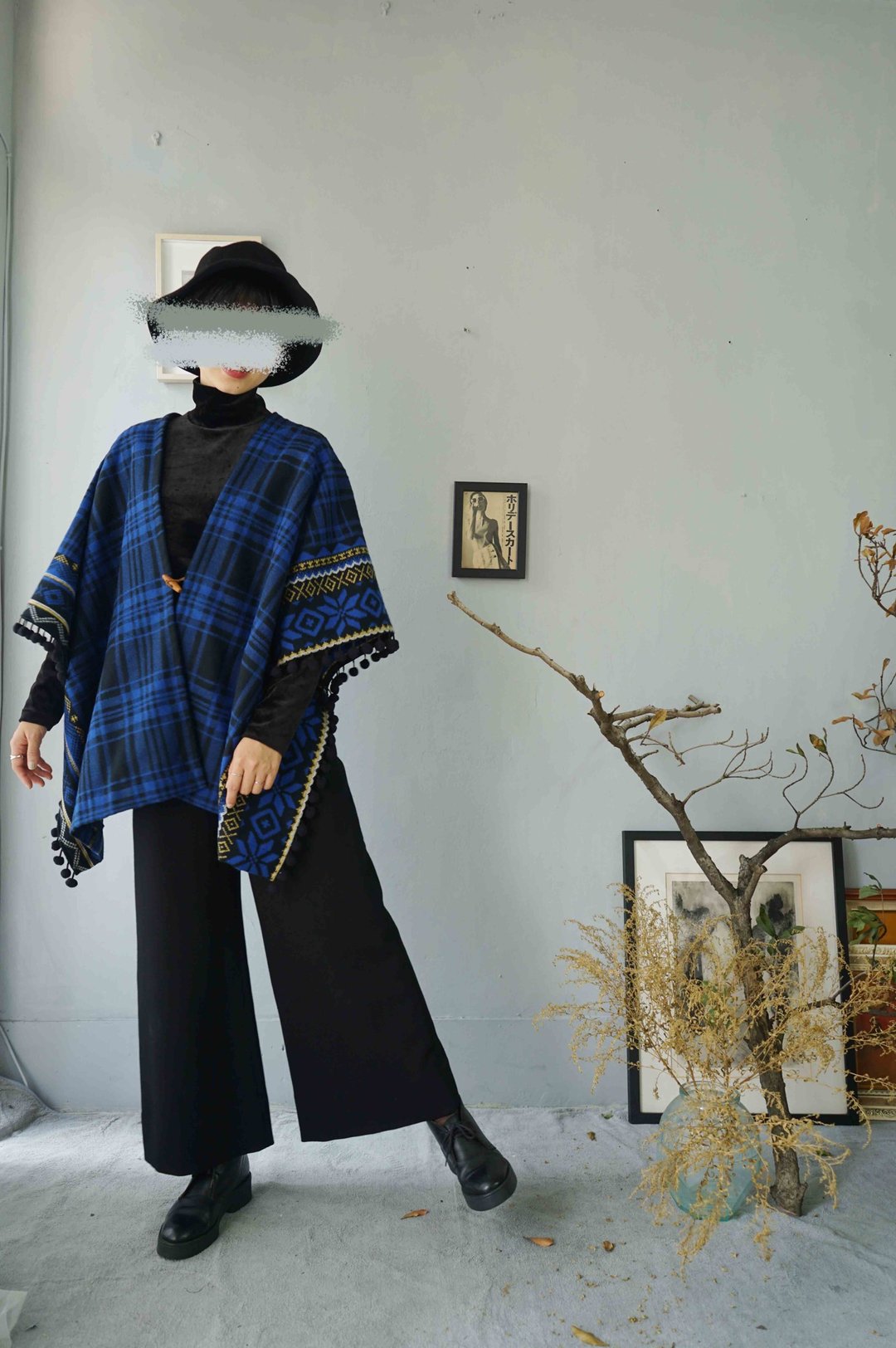 设计手作-outdoor系宝蓝冬季雪花款双面织棉质球球披肩斗篷围巾 - 女装休闲/机能外套 - 棉．麻 蓝色