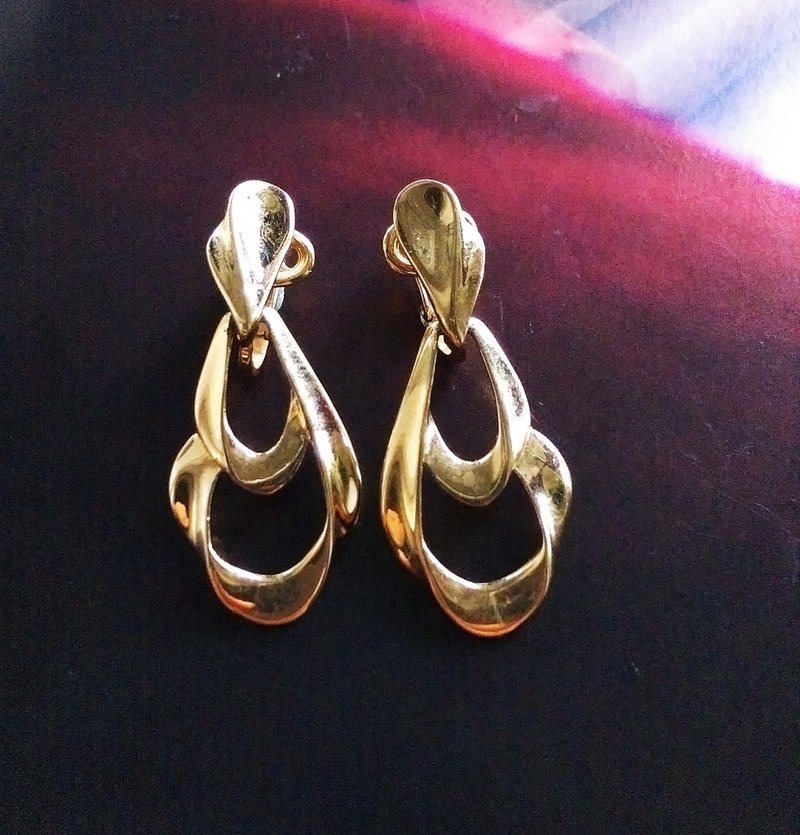 Vintage Jewelry 西洋古董饰品  TRIFARI 金色调 典雅 夹式耳环 - 耳环/耳夹 - 其他金属 金色