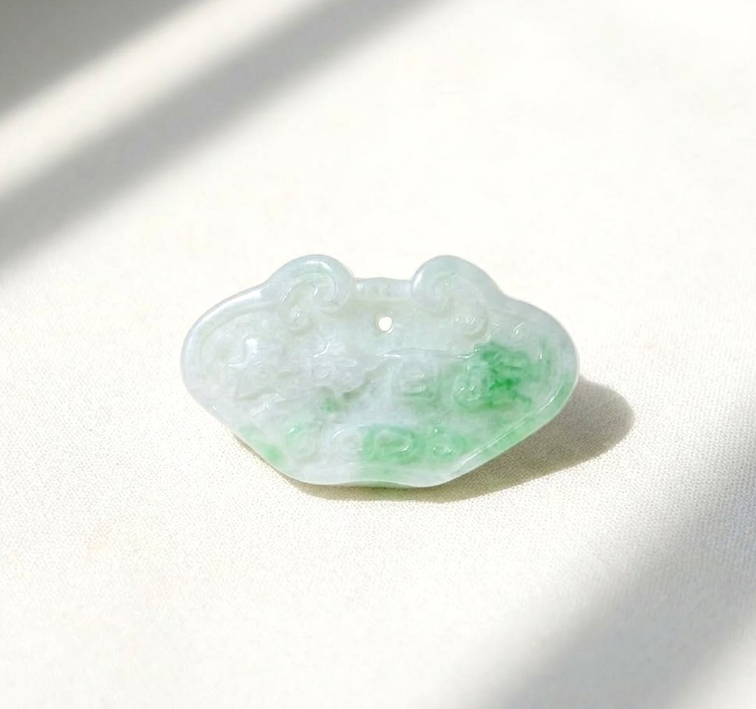 飘绿花翡翠长命百岁平安锁项链 | 天然缅甸玉A货翡翠 | 送礼 - 项链 - 玉石 绿色