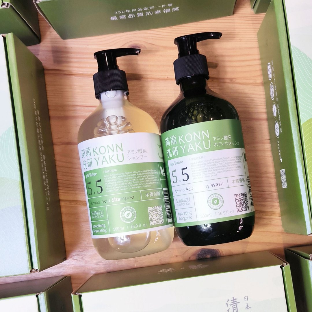 【送礼推荐】蒟蒻胺基酸洗沐礼盒 - 沐浴用品 - 纸 绿色