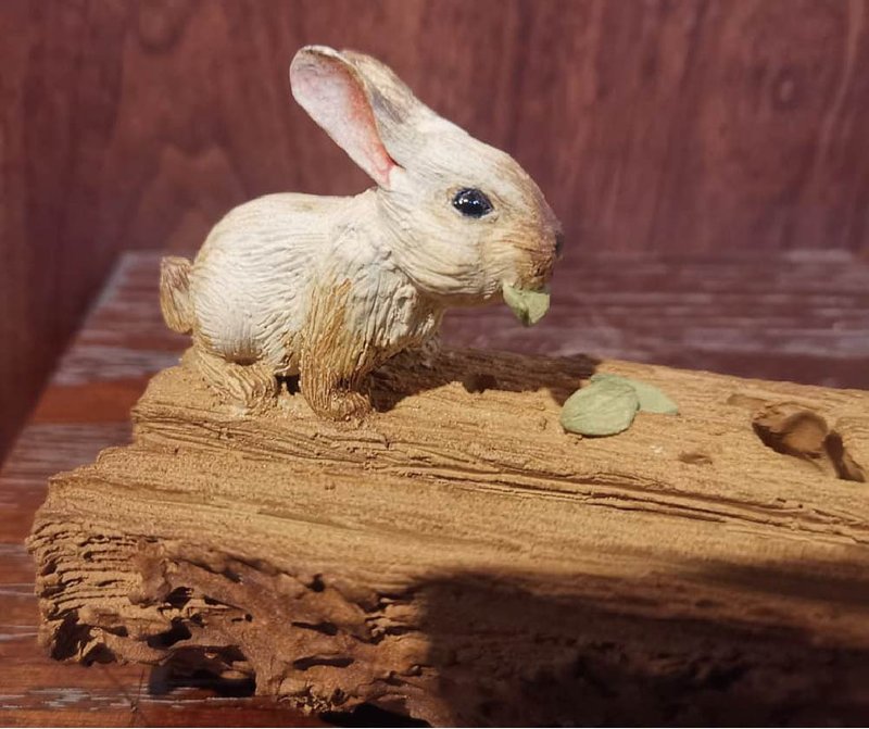 【纯手工陶瓷】可插线香兔子名片座 - 摆饰 - 陶 咖啡色