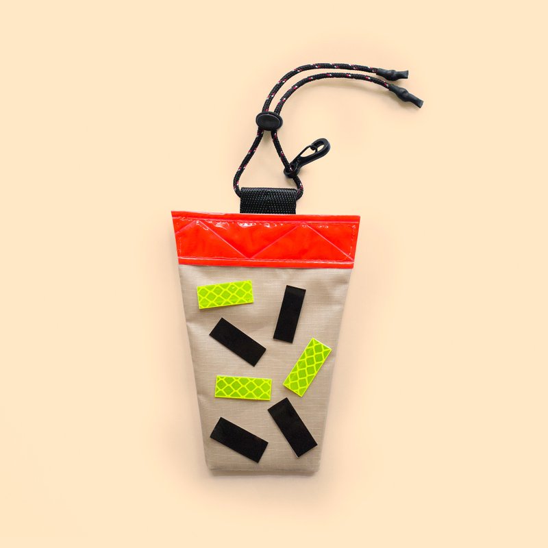 手作反光手摇饮-奶茶+仙草粉粿  夜间反光吊饰  安全上路 - 自行车/周边 - 防水材质 卡其色