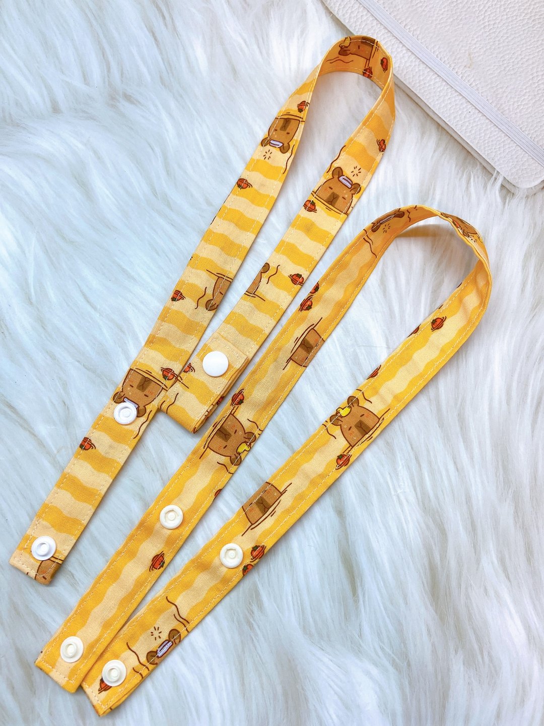 PJ手作【卡皮巴拉泡澡中】 防疫儿童口罩挂绳 - 口罩 - 棉 橘色