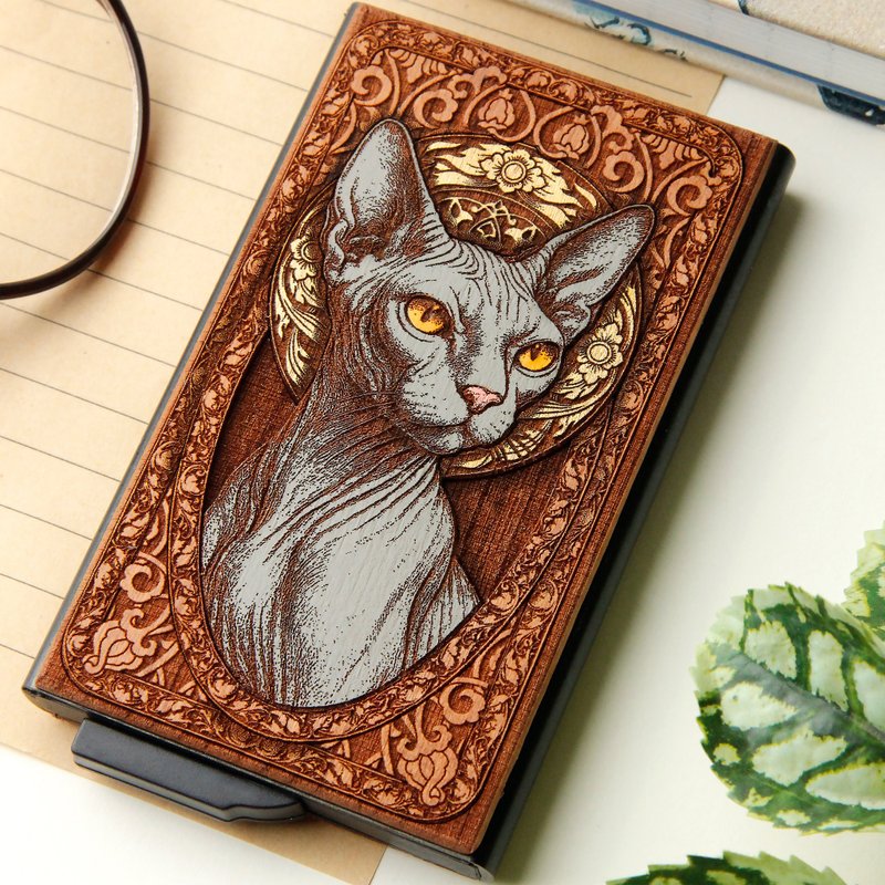 Sphinx - 雷射雕刻与手工彩绘木质卡夹 - 名片夹/名片盒 - 木头 咖啡色