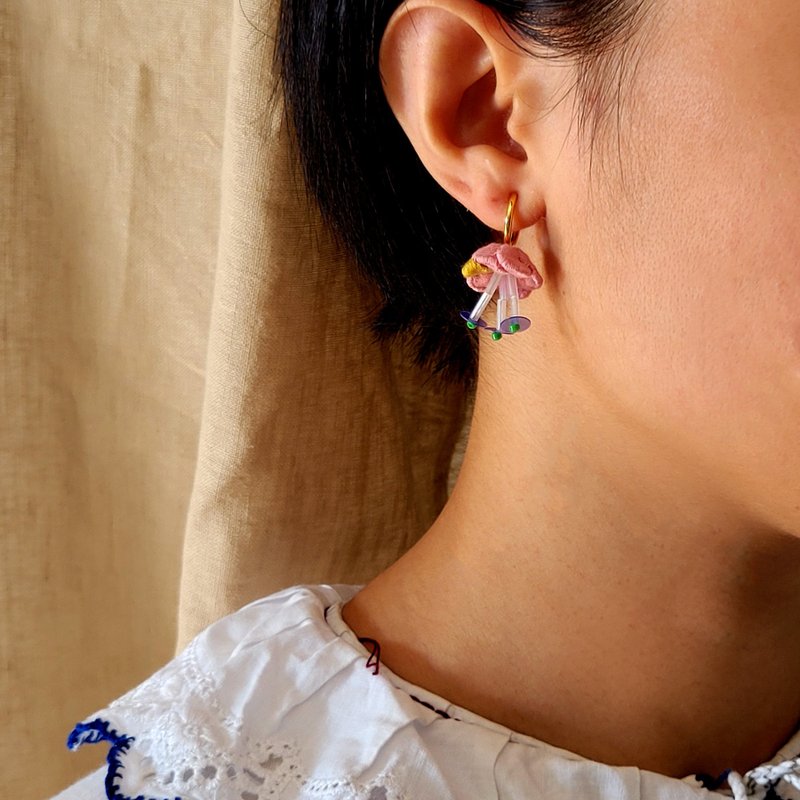 DUNIA handmade /花菓手缝串珠布耳环/ - 粉配奶油黄 - 耳环/耳夹 - 棉．麻 多色