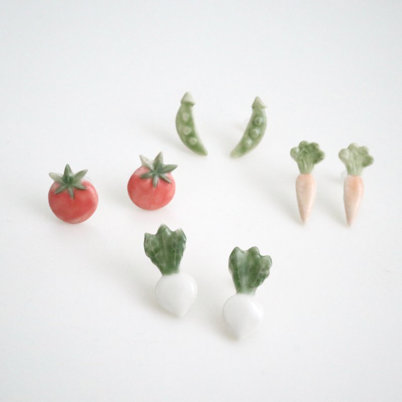 Vegetable earrings - 耳环/耳夹 - 瓷 红色