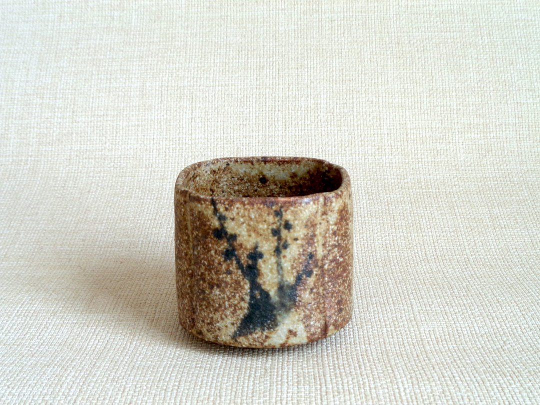方形汤のみ 燕子与梅b - 茶具/茶杯 - 陶 卡其色