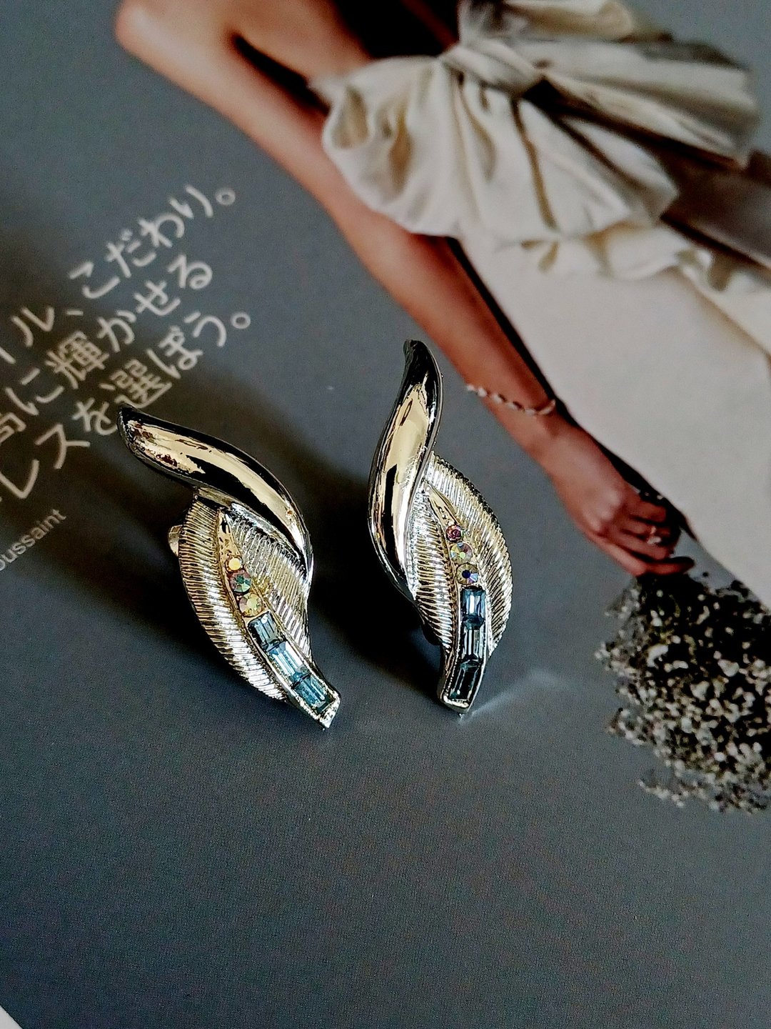 vintage jewelry  秀气亮银双回莱茵夹式耳环 - 耳环/耳夹 - 其他金属 