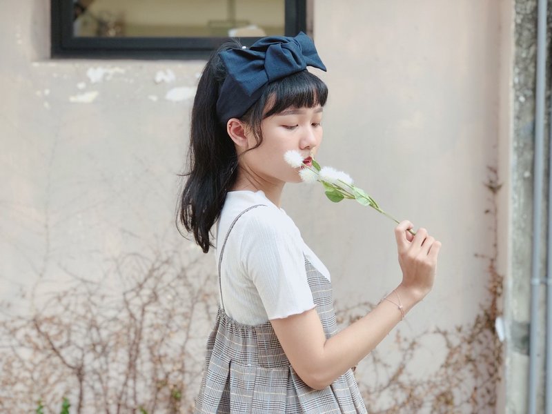 25%的优雅 深蓝 扭结宽版发带 ggoomstudio - 发带/发箍 - 棉．麻 蓝色