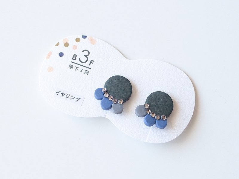 Only one point / earrings with a scale - 耳环/耳夹 - 粘土 蓝色