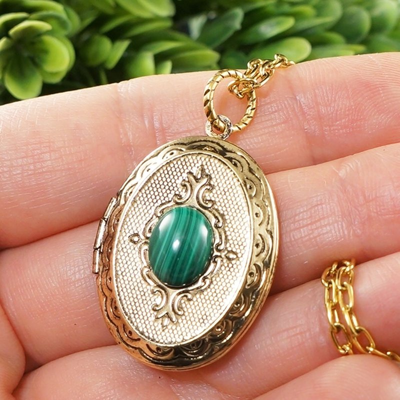 绿色孔雀石相片夹坠 金色椭圆夹坠 纪念吊坠项链 珠宝 - 项链 - 半宝石 绿色