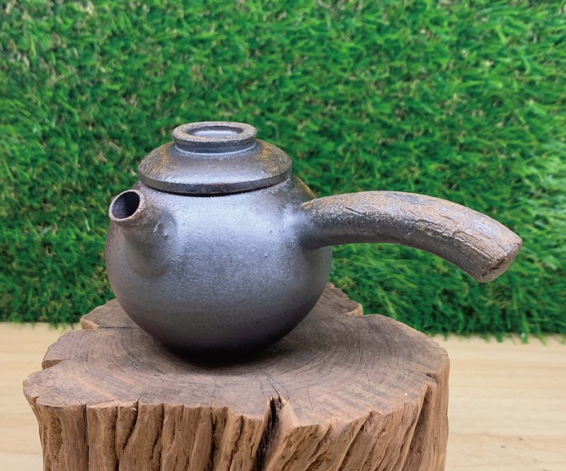 侧柄素烧单人壶 l 柴烧 - 茶具/茶杯 - 陶 黑色