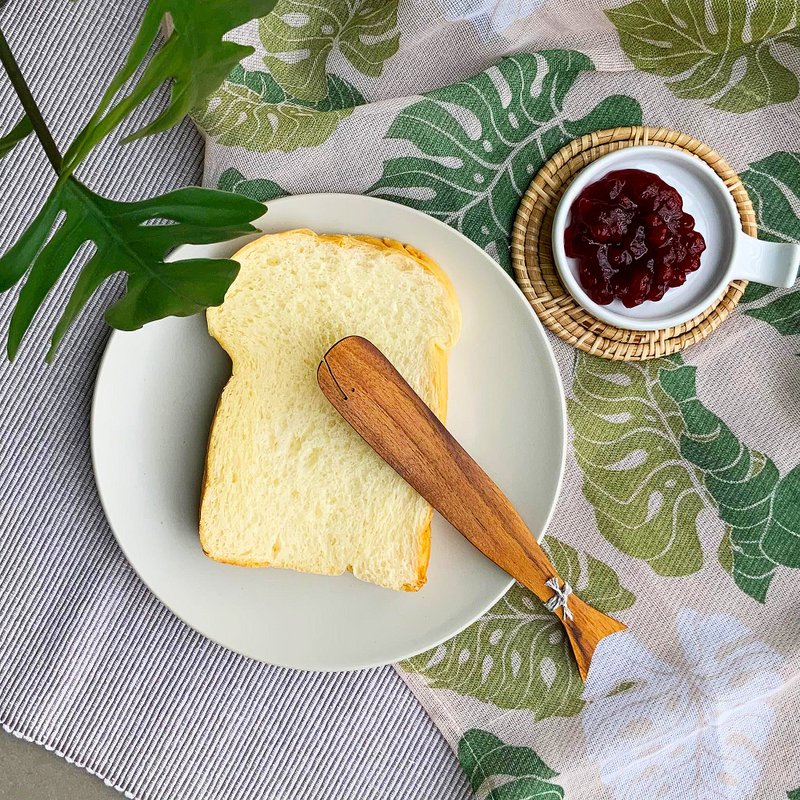 Wooden whale spreader / teakwood / cutlery / butter jam knife / 1 pc - 餐刀/叉/匙组合 - 木头 咖啡色