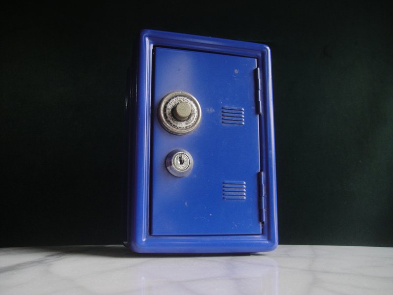 【老时光 OLD-TIME】早期二手台湾制保险箱造型存钱筒 - 储蓄罐 - 其他材质 多色