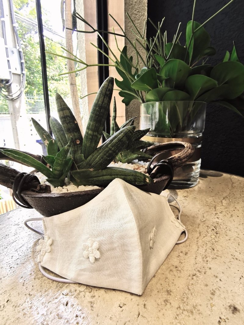 Set Duo daisy lace Face mask (2pieces same size) with adjustable necklace strap. - 口罩 - 棉．麻 白色