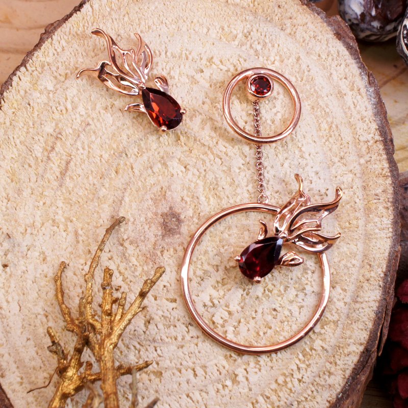 金鱼 - 红石榴石纯银电18K玫瑰金不对称耳环 - 耳环/耳夹 - 宝石 红色