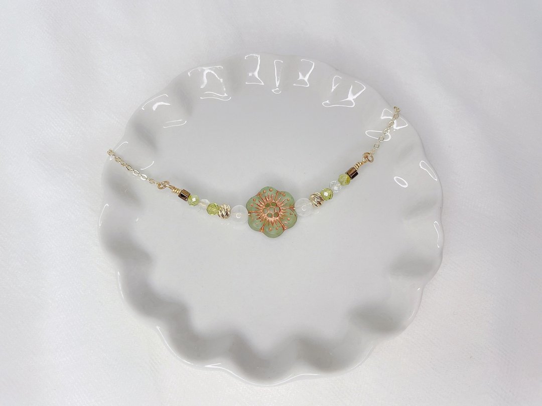 花の森 || 捷克花 月光石 橄榄石 捷克花手链 项链 颈链 锁骨链 - 手链/手环 - 水晶 绿色