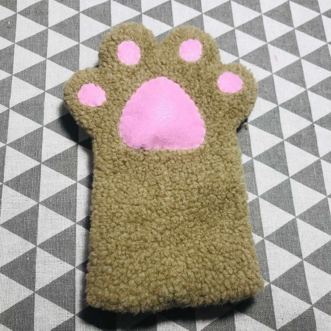 RABBIT LULU 猫掌 肉球 啾啾 手机袋  猫咪-奶茶色 - 手机壳/手机套 - 棉 卡其色