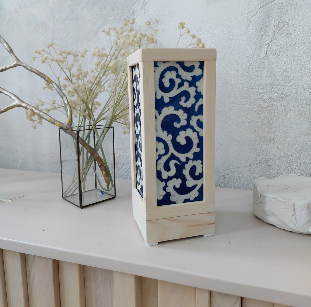 Decorative wooden night light for bedroom or nursery. Stained glass imitation - 灯具/灯饰 - 木头 白色