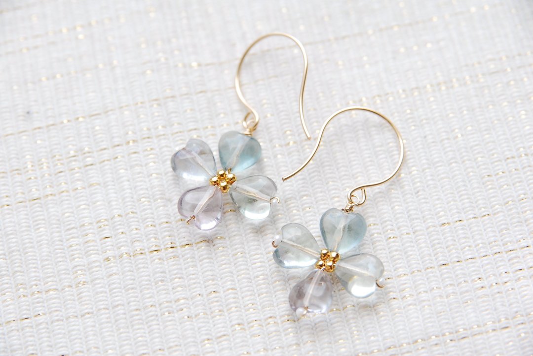 Flower flower earrings no.8 (14 kgf) - 耳环/耳夹 - 宝石 绿色