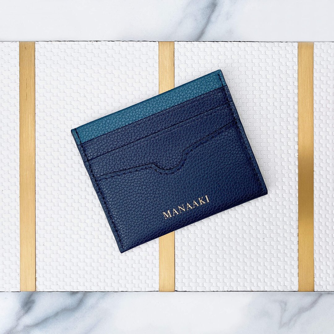 【MANAAKI】半月皮革卡片套(6卡位) 名片夹 小钱包 钱夹 - 名片夹/名片盒 - 环保材料 蓝色