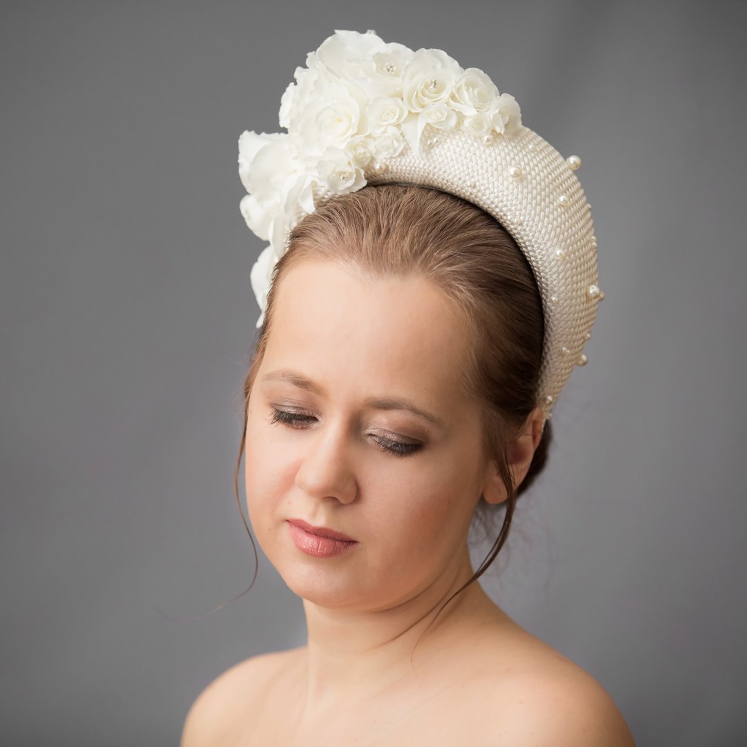 Pearl wedding headband. Bride padded headband Kate Middleton style. - 发带/发箍 - 其他材质 白色