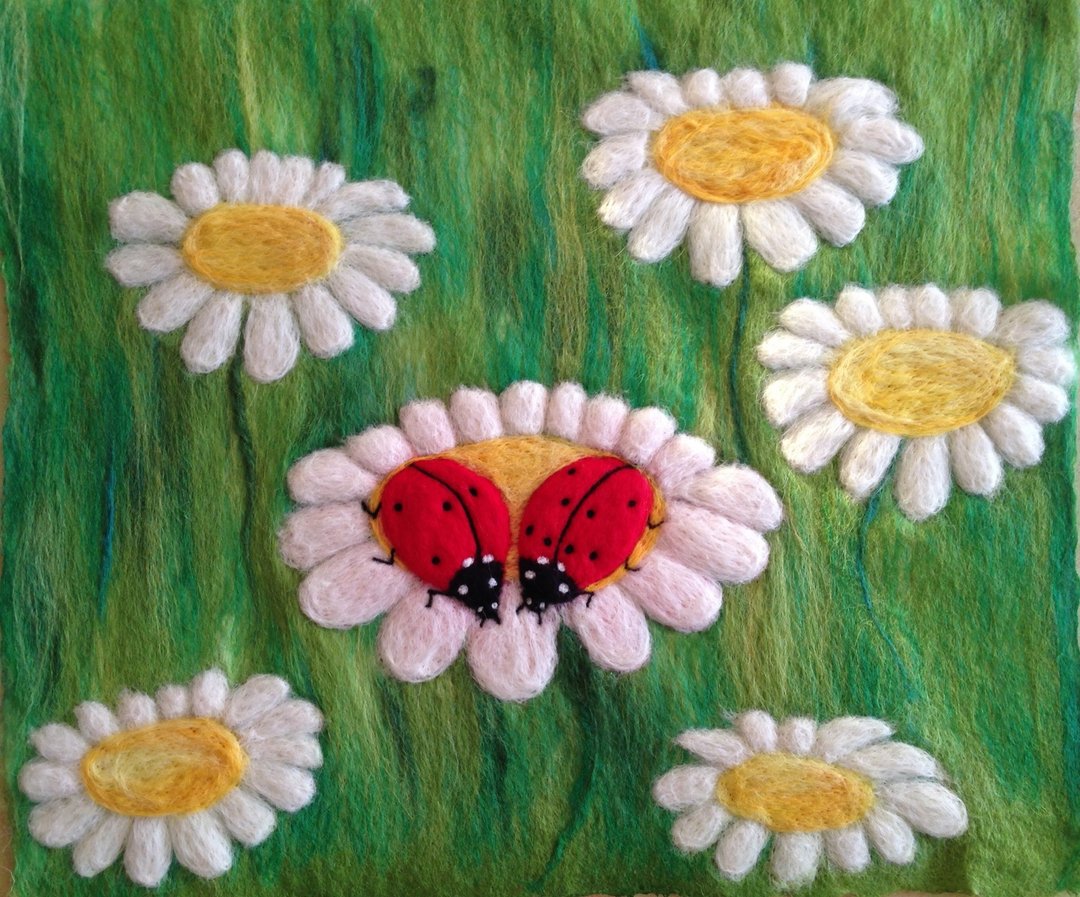 Ladybug hand made felted wool art - wall art - 墙贴/壁贴 - 羊毛 多色