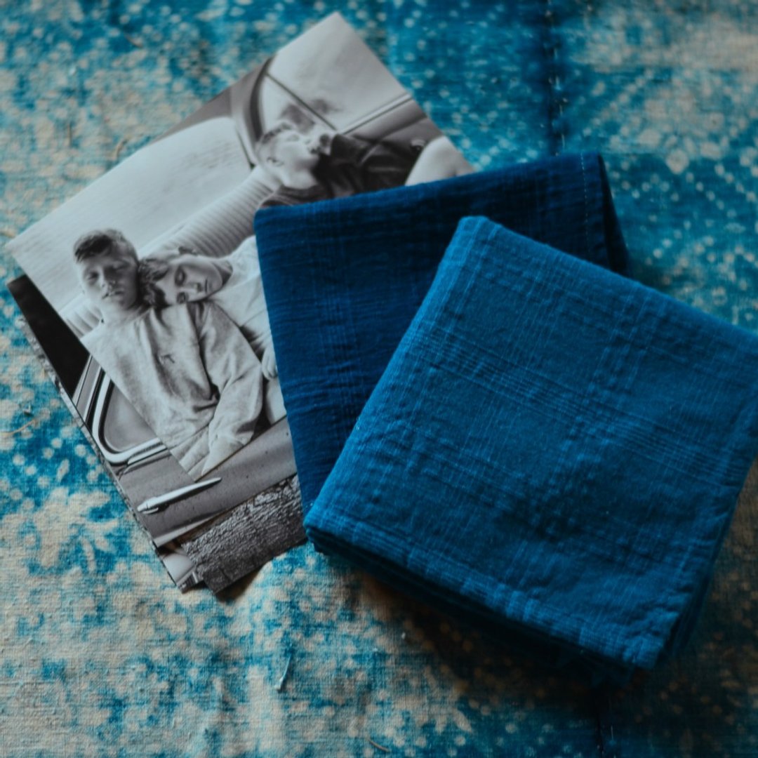 藍 | 中藍and深藍 原創 天然植物藍染 純棉素面暗格紋手帕方巾 - 其他 - 棉 蓝色