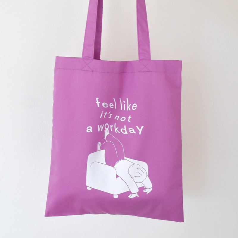 FEEL LIKE IT'S NOT A WORKDAY TOTE BAG - PLUM VIOLET - 其他 - 棉．麻 紫色
