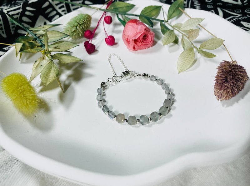 自信能量 手作天然石手链 灰月光石/蓝晕拉长石 - 手链/手环 - 宝石 