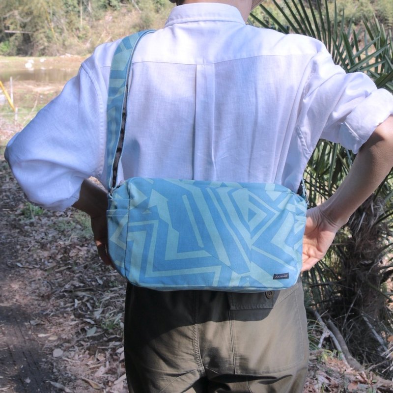 外出肩背包_ミチ_育てよう_几何图案 - 侧背包/斜挎包 - 棉．麻 多色