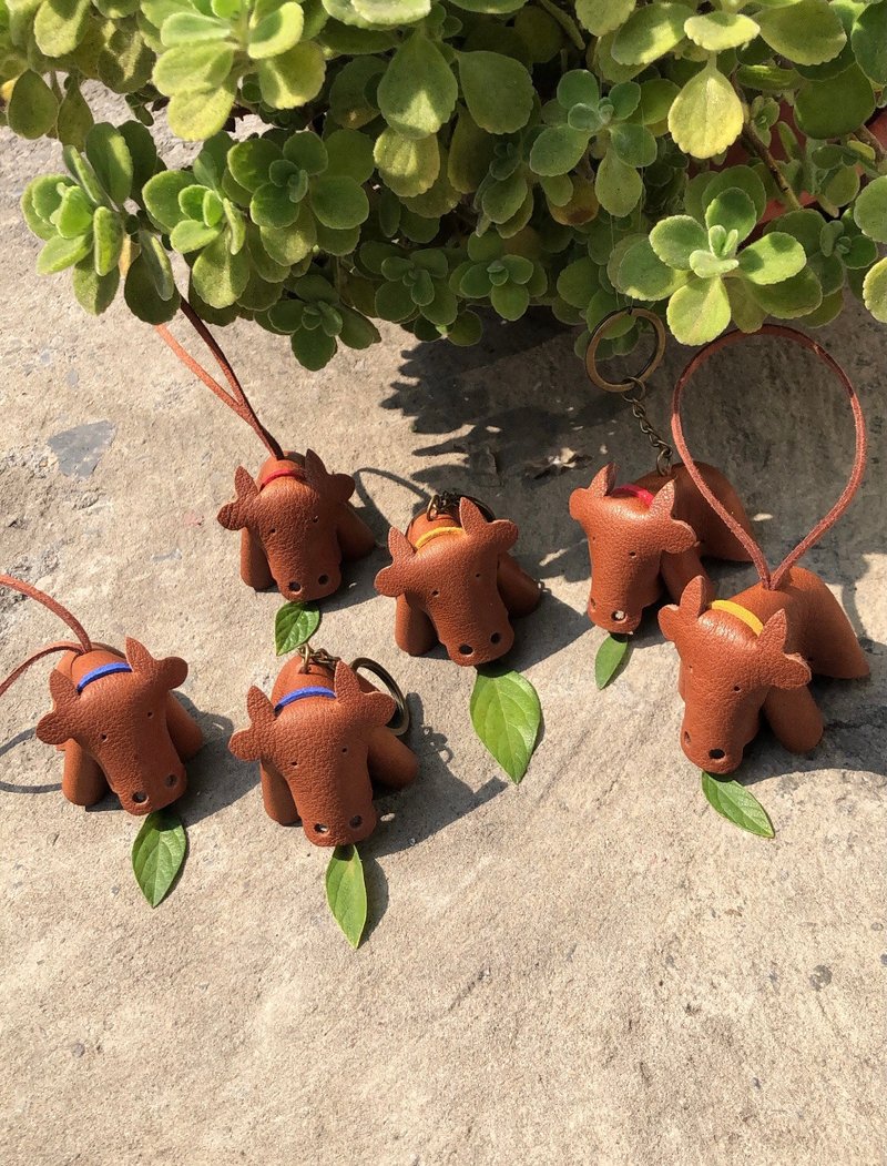 【项圈牛牛】摔纹棕牛牛-微微小荔枝纹 / 吊饰 /钥匙圈 - 吊饰 - 真皮 