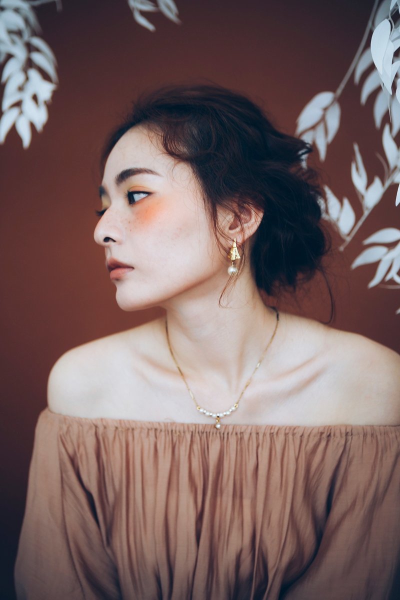 COR-DATE / 纹路银杏叶珍珠耳环 - 耳环/耳夹 - 其他材质 